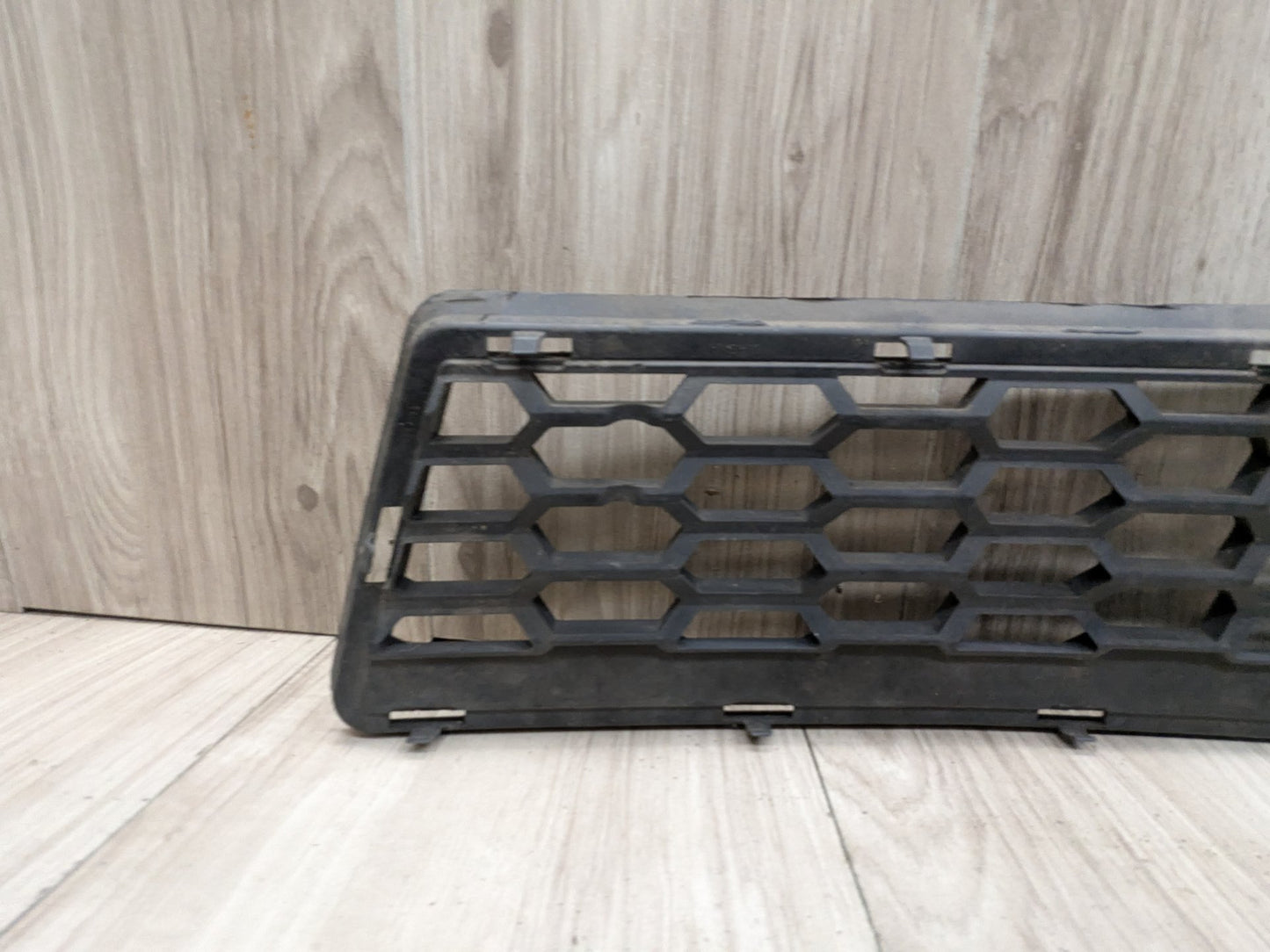 2011 - 2017 BMW X3 F25 Front Middle Center Bumper Cover Grille 8048097 N20B20O0