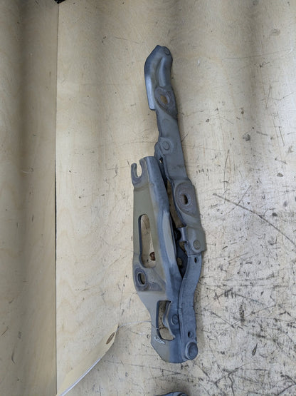 2007-2013 BMW 328i E92 Rear Upper Liftgate Trunk Support Hinges SET 7060628 OEM