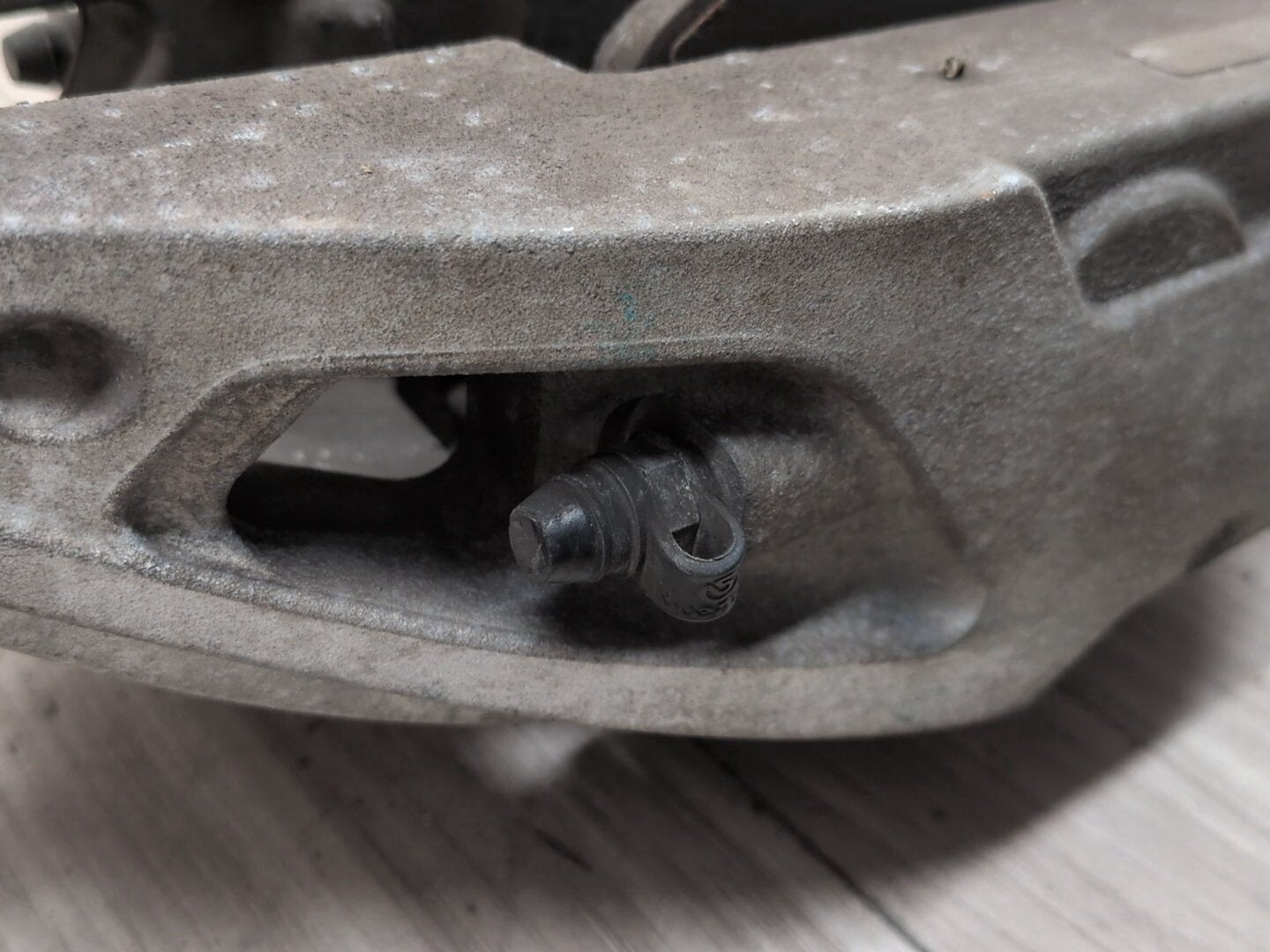 2019 - 2026 BMW X5 G05 Front Right Passenger Brake Caliper 6877714 N63B44M3