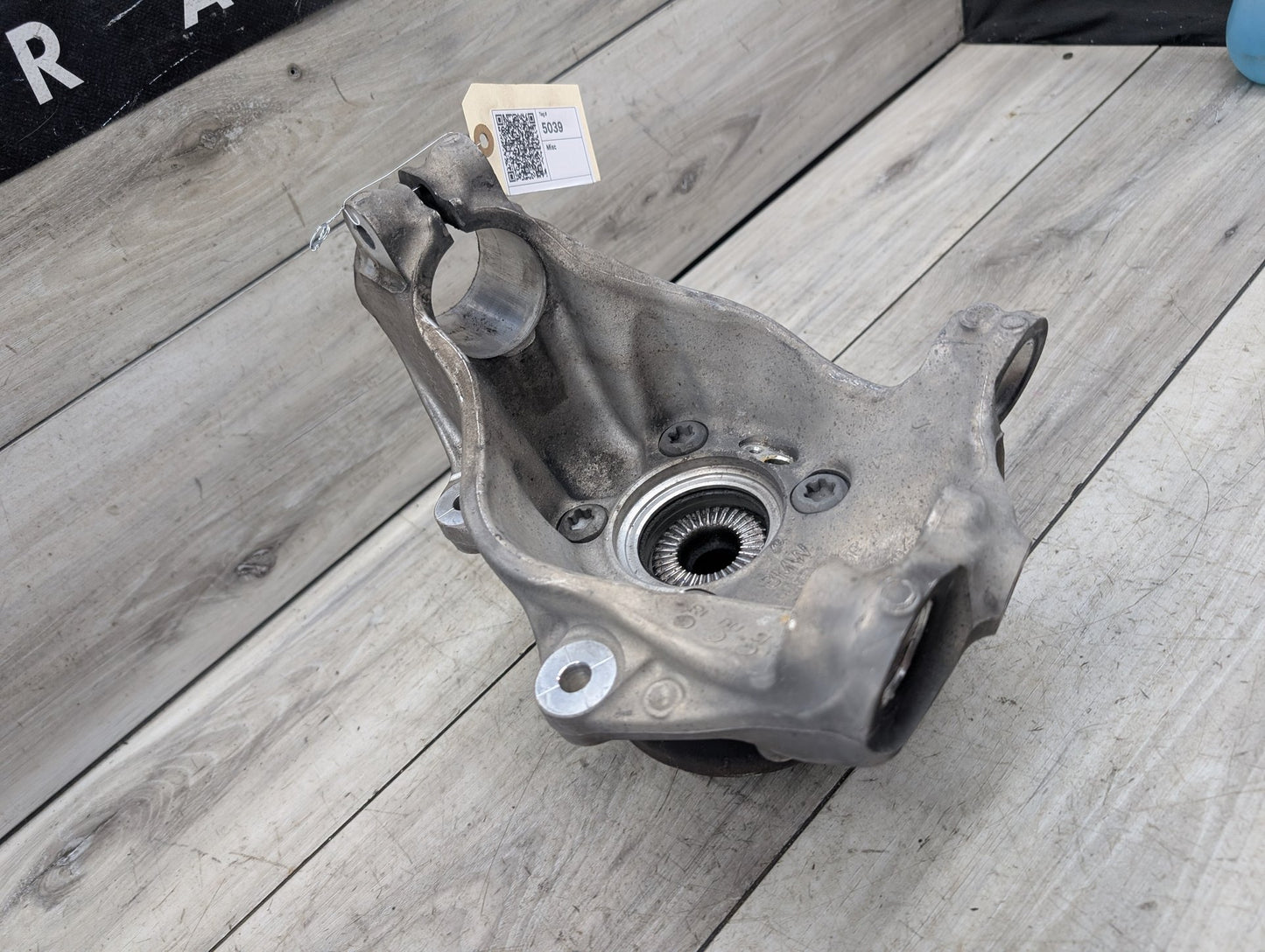 2014-2019 BMW F34 3 Series Front Left Driver Spindle Hub Carrier Knuckle OEM