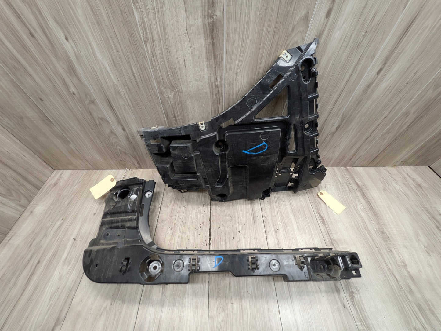 18-21 BMW G01 F97 X3 Rear Bumper Left Driver Side Guide Brackets Mounts Supports