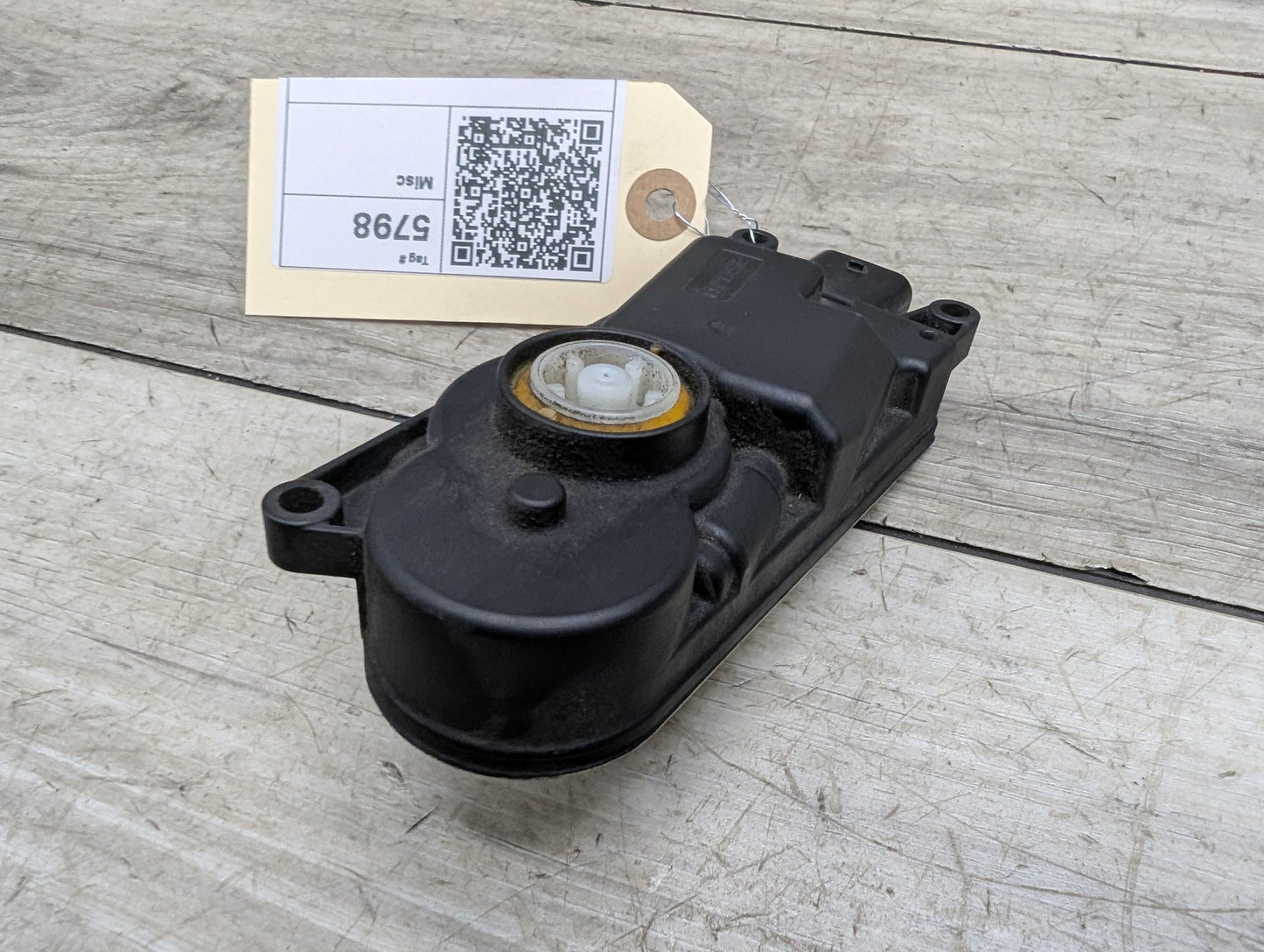 OEM BMW G05 G07 G12 G20 330 M340 X5 X7 Front Grille Shutter Motor Actuator