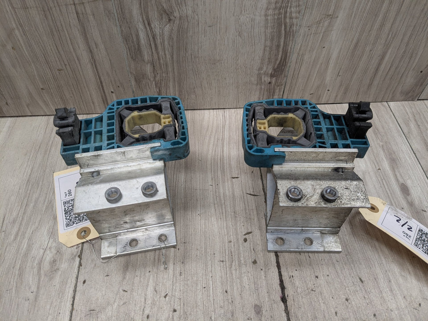 OEM BMW F90 F93 G11 G12 G16 G30 M5 Radiator Mount Support Bracket Left Right SET