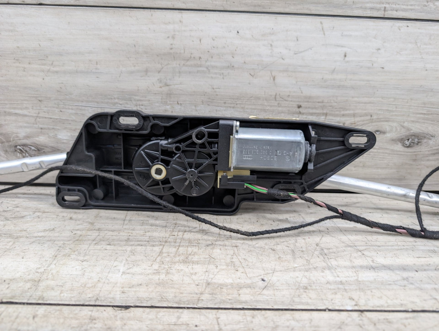 2008 - 2017 Audi S5 8T Convertible Top Lift Assembly 8F0871499