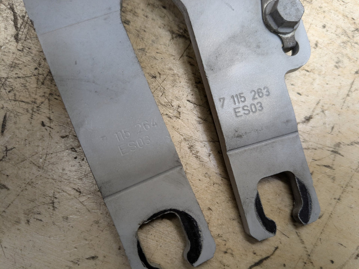 2007-2013 BMW 335i E92 Hood Bonnet Hinges SET 7210677 OEM