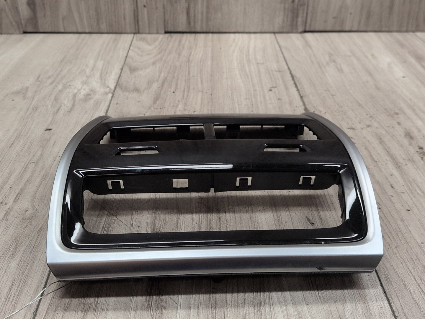 2019 - 2026 BMW X5 G05 Rear Center Console Air Vent Grille 9399966 N63B44M3