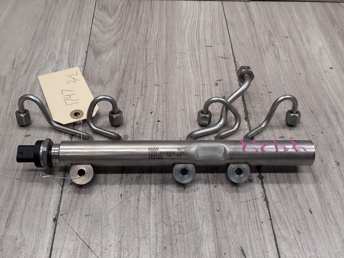 2014 - 2018 BMW X5 F85 Engine Motor Fuel Injector Rail Line SET 8649320 S63B44T2