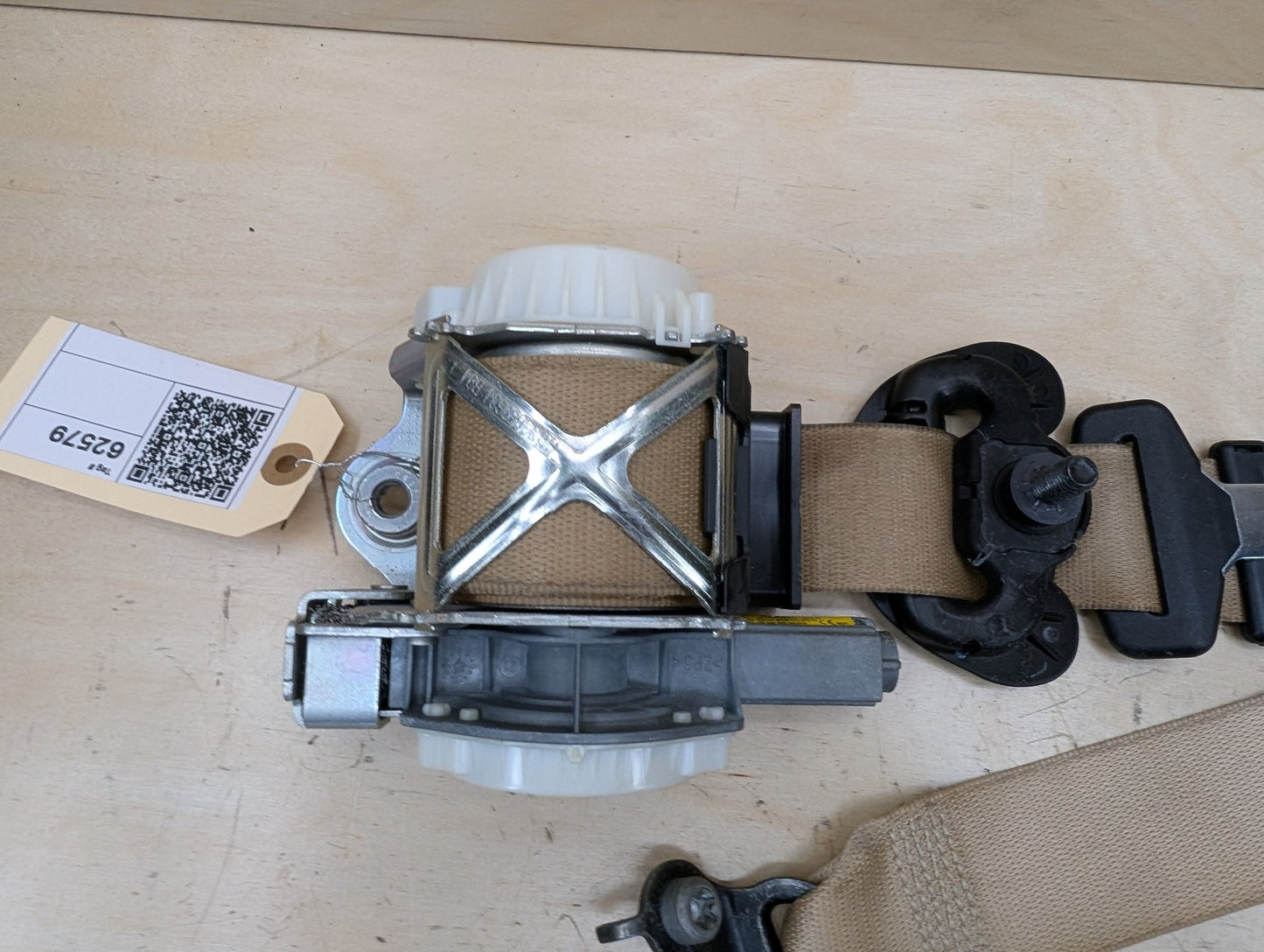 2012-2018 BMW 328i F30 Front Right Passenger Seatbelt Seat Belt Retractor 7309344