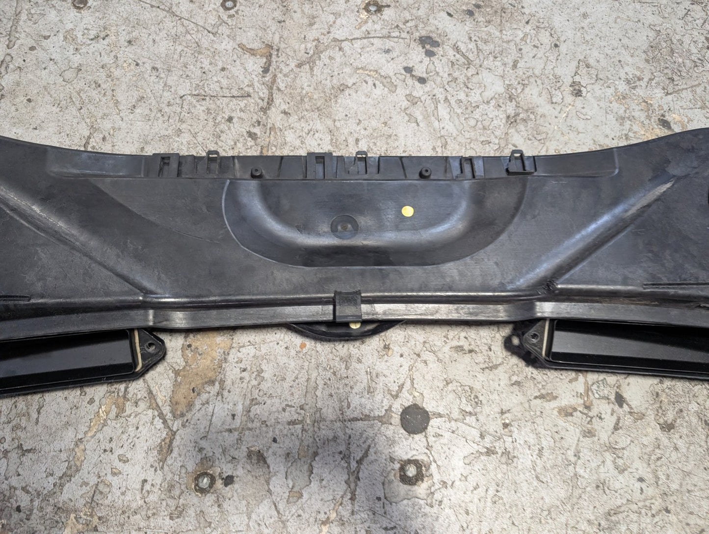 08-13 OEM BMW E82 E88 128 135i Lower Upper Cowl Housing Panel Cabin Air Filter