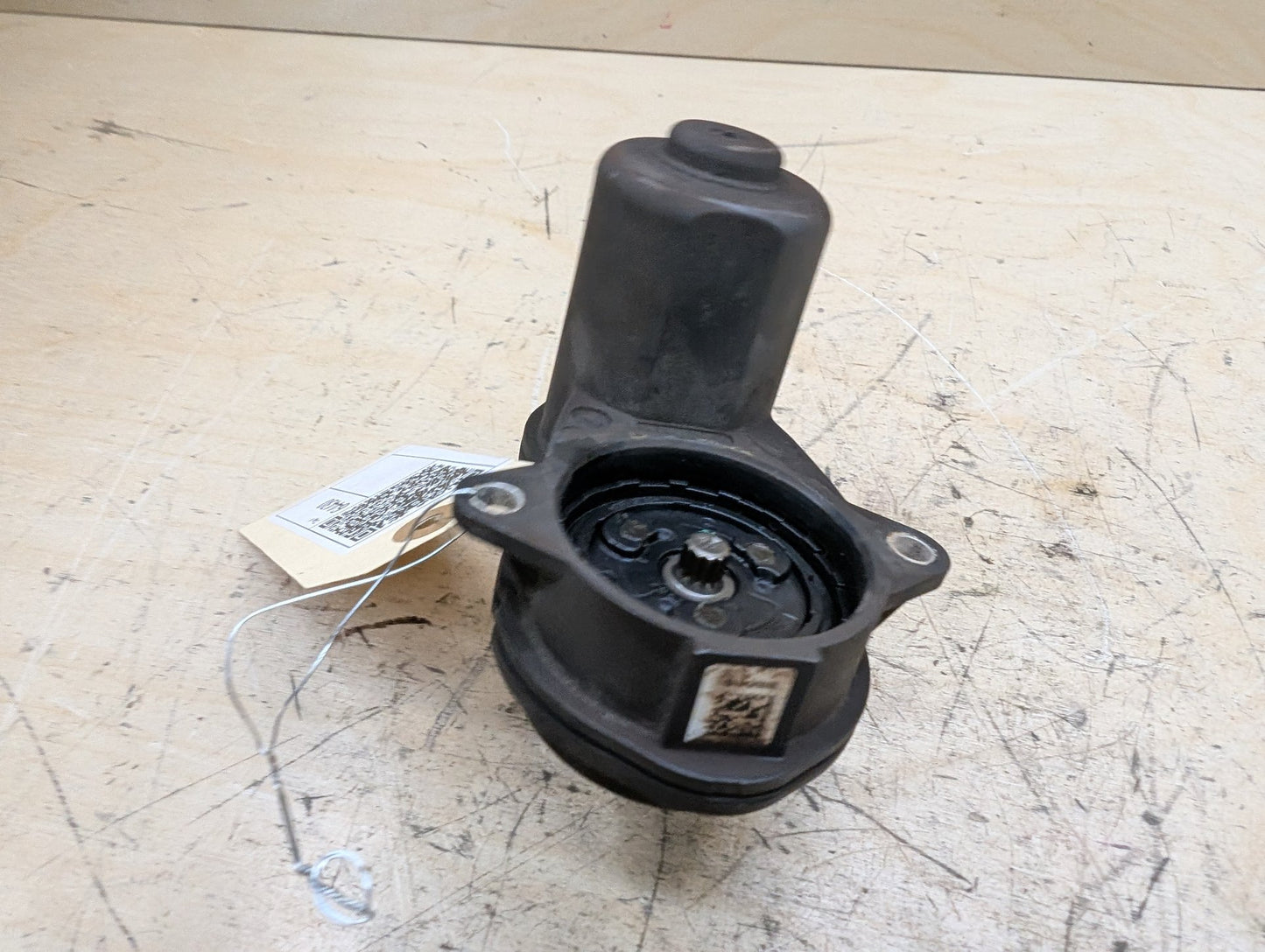 OEM BMW F90 G07 G12 G30 G80 G82 G83 M3 M4 M8 Rear Parking Brake Actuator Motor