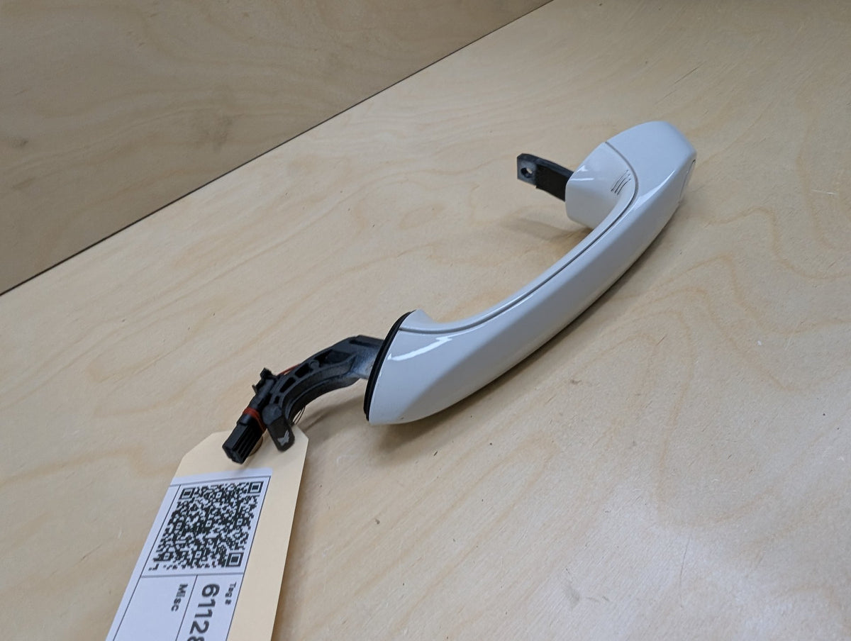 2018-2024 BMW X3 G01 Front Left Driver Exterior Door Handle w/ Comfort Access 8492061