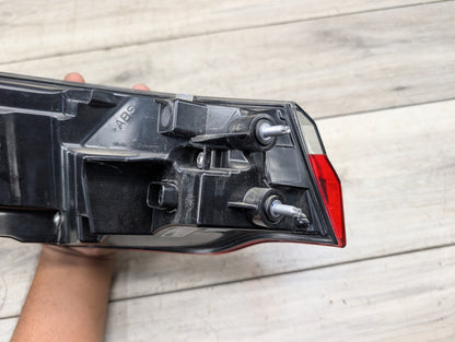 2021-2026 BMW 430i G22 Rear Right Passenger Outer Tail Light 7477606
