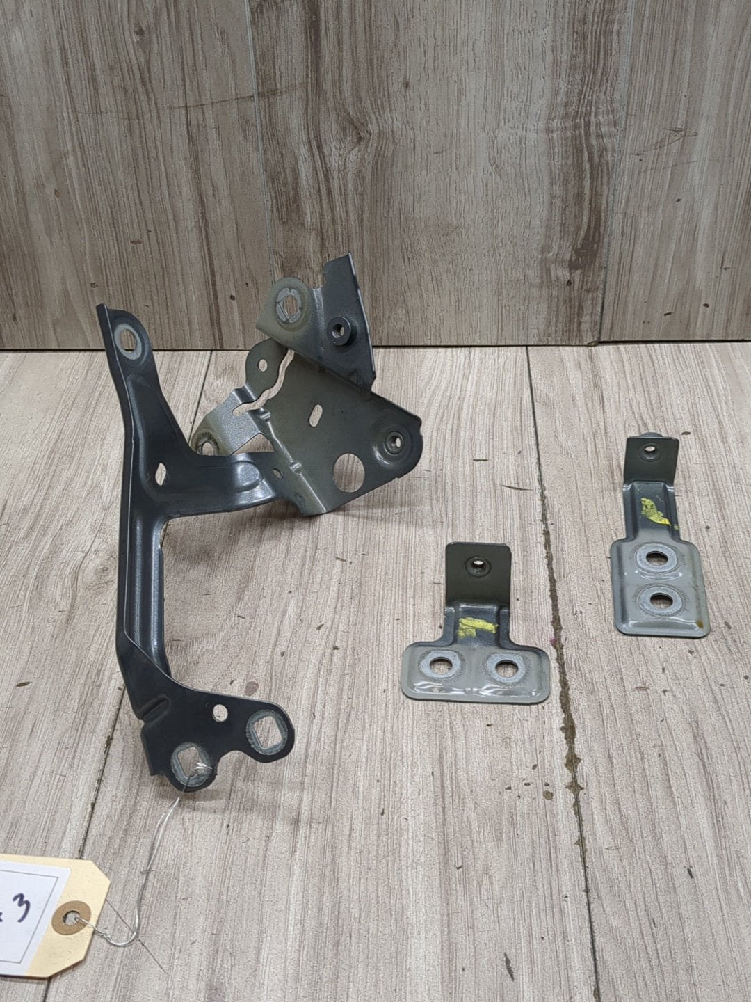 2017 - 2023 BMW M550i G30 Front Left Driver Fender Brackets SET 7349617 N63B44O2