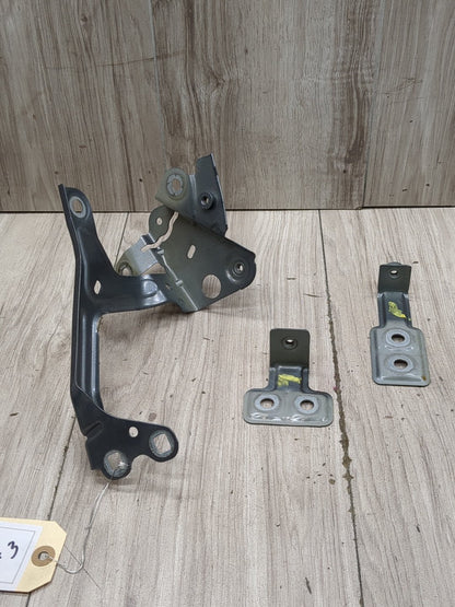 2017 - 2023 BMW M550i G30 Front Left Driver Fender Brackets SET 7349617 N63B44O2