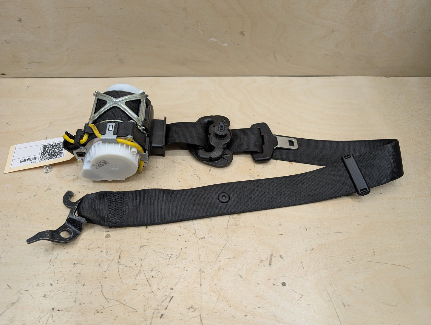 09-11 OEM BMW E90 E91 328 335 LCI Front Left Driver Seat Belt Retractor Black