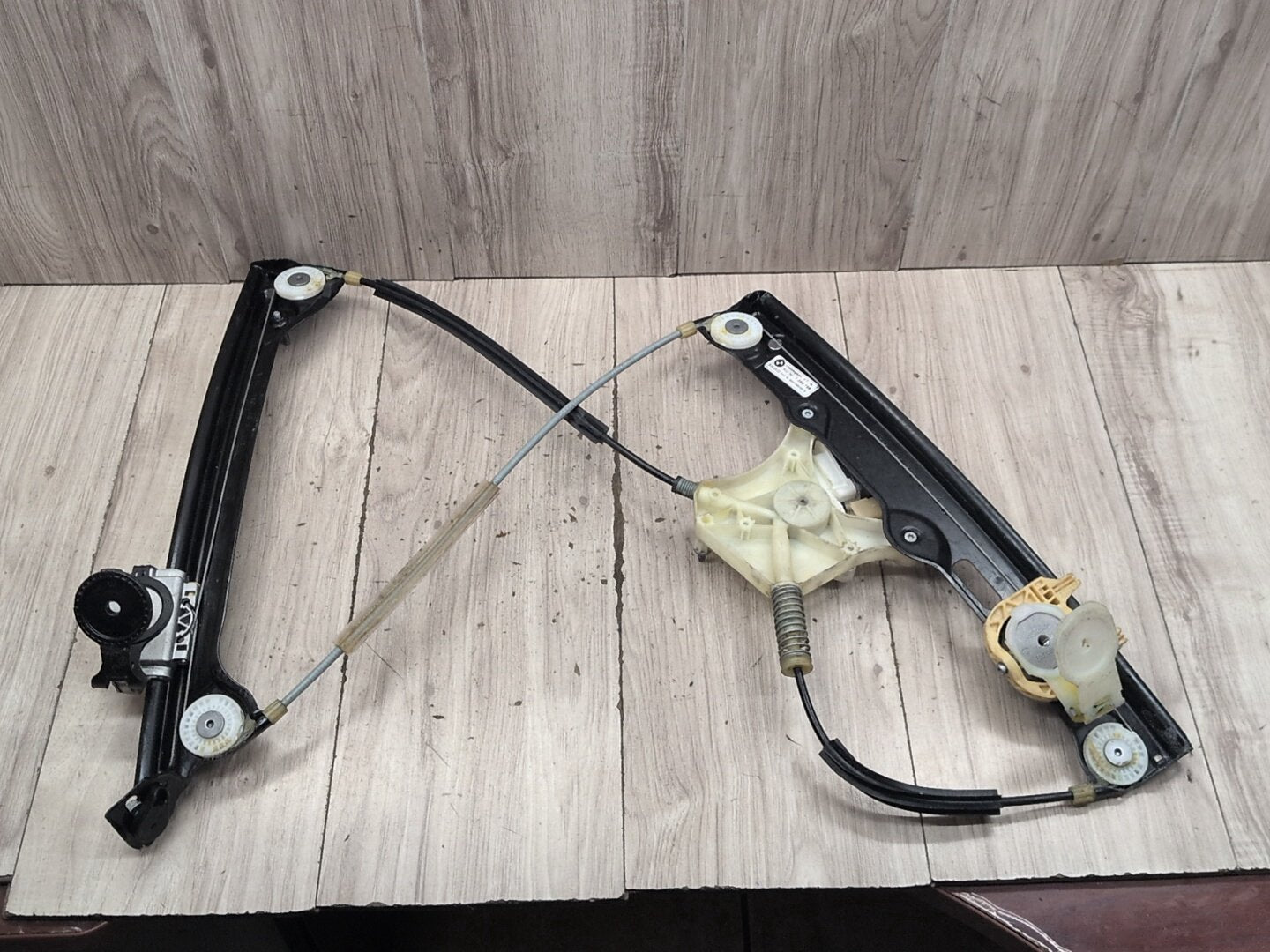 2012-2018 BMW M6 F06 Front Right Passenger Door Window Glass Regulator w/ Motor 7268798