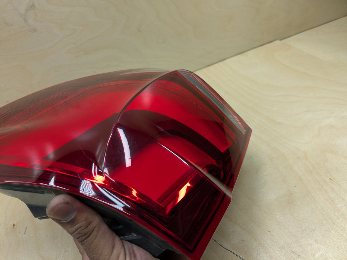 14-18 BMW OEM F15 F85 X5 X5M Rear Right Passenger Side Outer Stop Tail Light