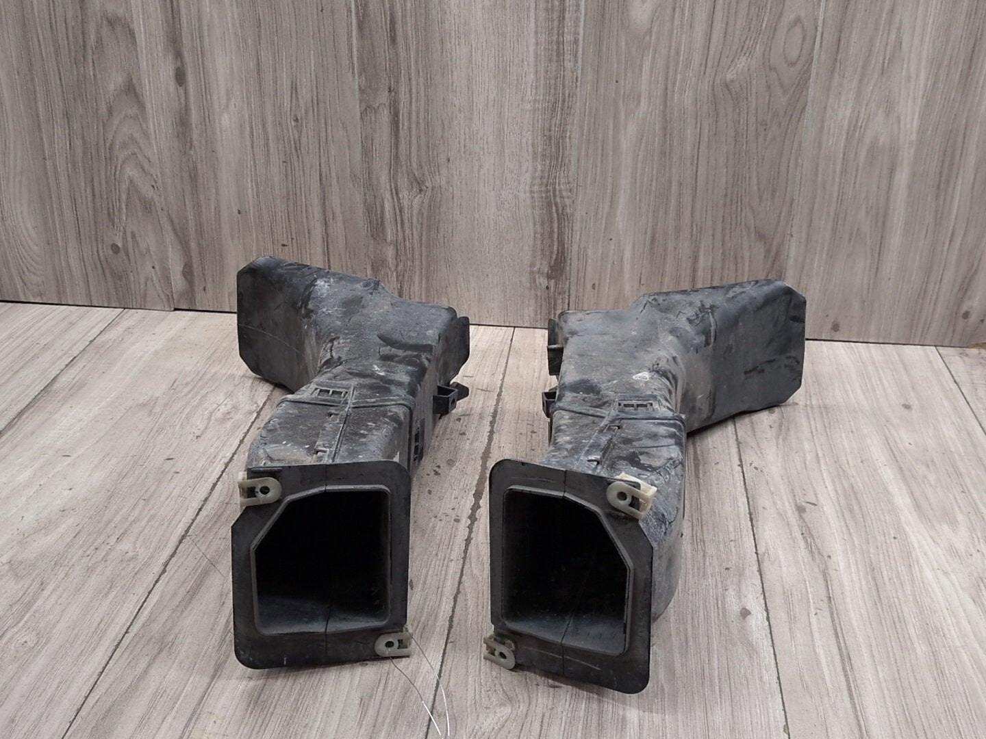 2018-2024 BMW X3 G01 Left Right Brake Air Ducts SET 7400006