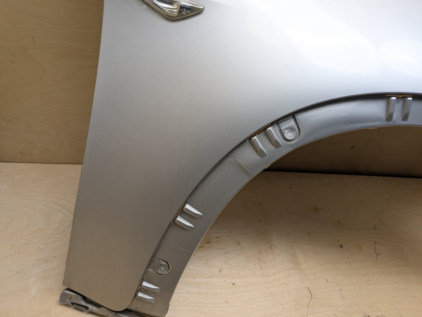 11-13 BMW X5 E70 Front Right Passenger Fender Panel w/ bracket Silver 354