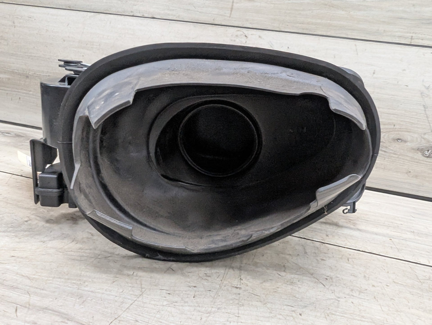 2014-2019 BMW 340 F34 Gas Cover Assembly 7278394