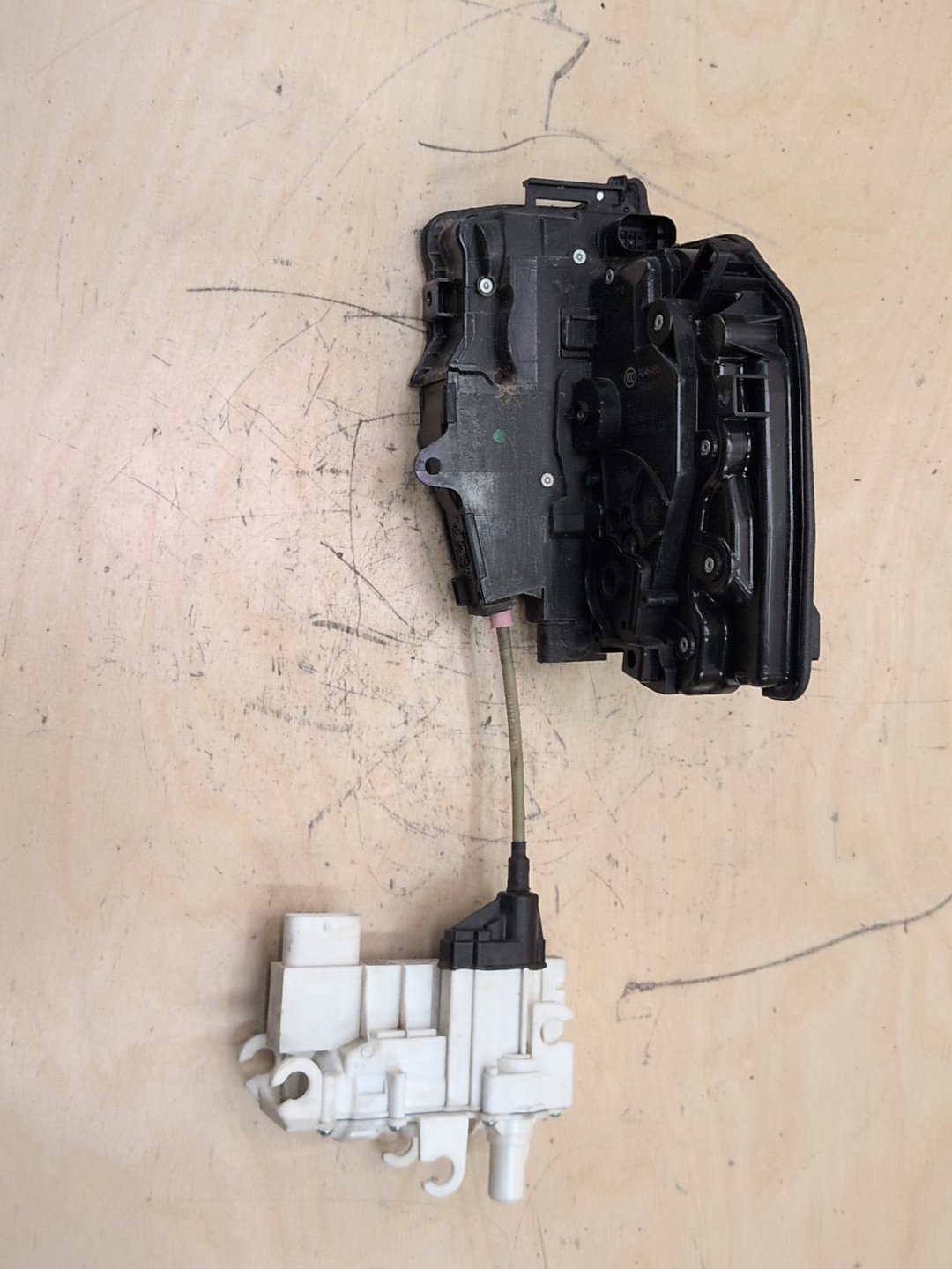 2016-2022 BMW 750i G12 Front Right Passenger Door Latch Lock Actuator w/ Soft Close 2581894