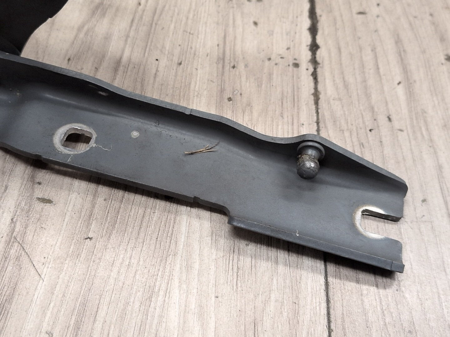 2008-2010 BMW 535i E60 Hood Bonnet Hinges SET 7120276
