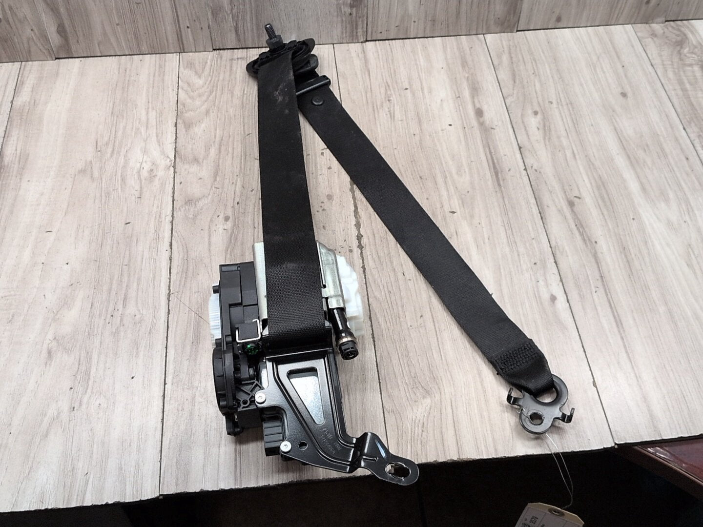 OEM BMW F95 G05 G06 G07 X5 X6 X7 Front Right Passenger Seat Belt Retractor Black
