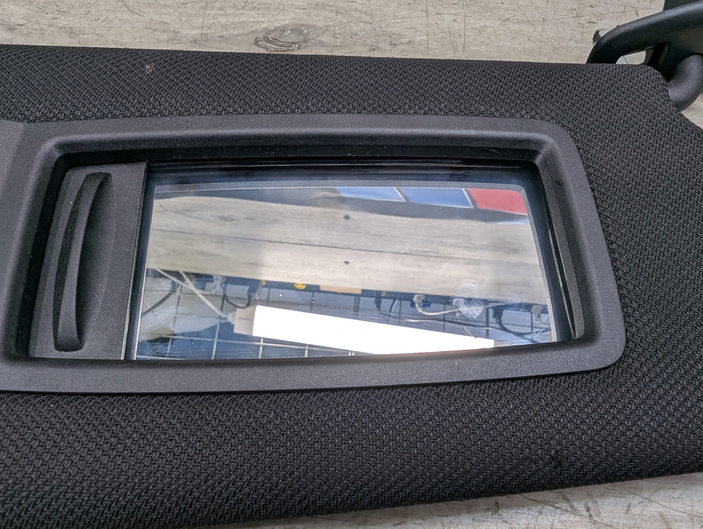 17-20 OEM BMW F90 G30 530 540 M550 M5 Interior Right Passenger Sun Visor Black