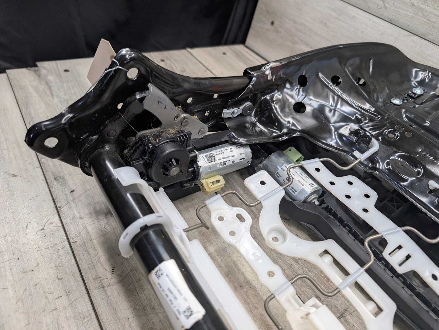 2018 - 2024 BMW X3 G01 Front Left Driver Seat Lower Track Frame Assembly 7414609 B46B20O1