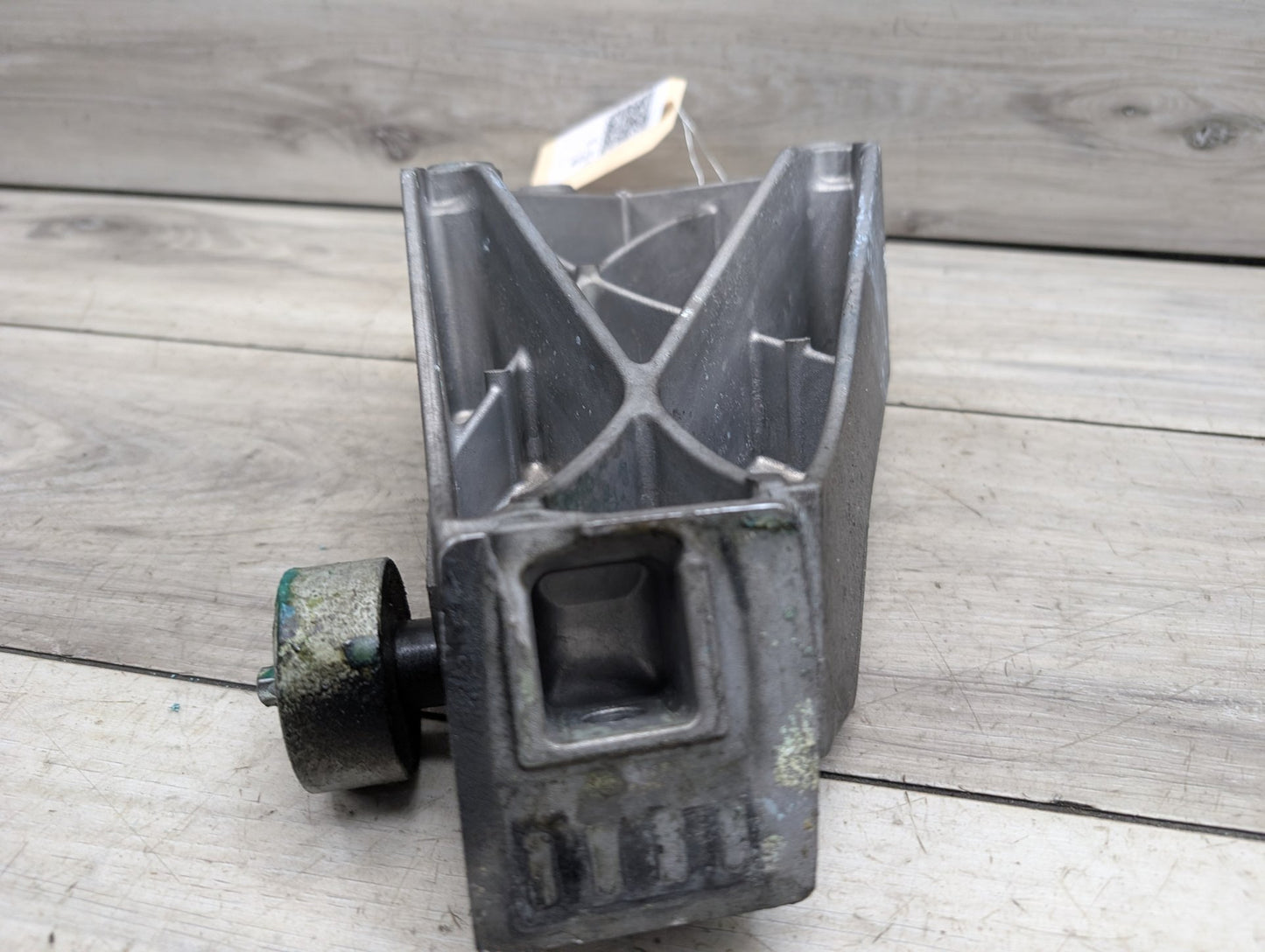 OEM BMW G01 G05 G12 G20 G22 G26 G30 Left Driver Engine B58 Motor Mount Bracket