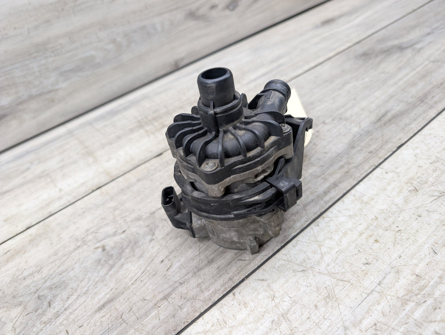 OEM BMW E70 F02 F06 F10 F15 F16 X5 Engine N63 S63 Auxiliary Coolant Water Pump