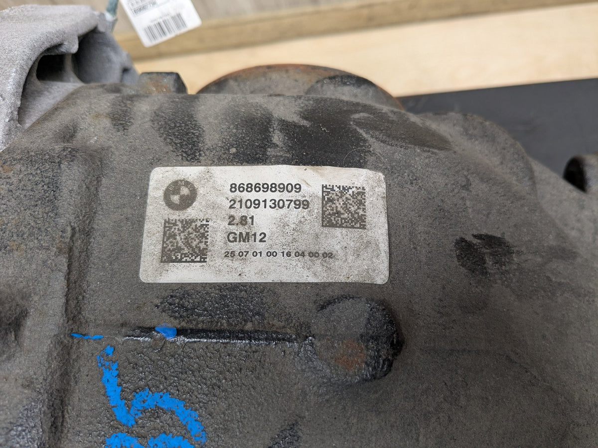 OEM BMW G20 G22 G23 G42 330 M340 Rear Differential Axle Gearbox Carrier 2.81