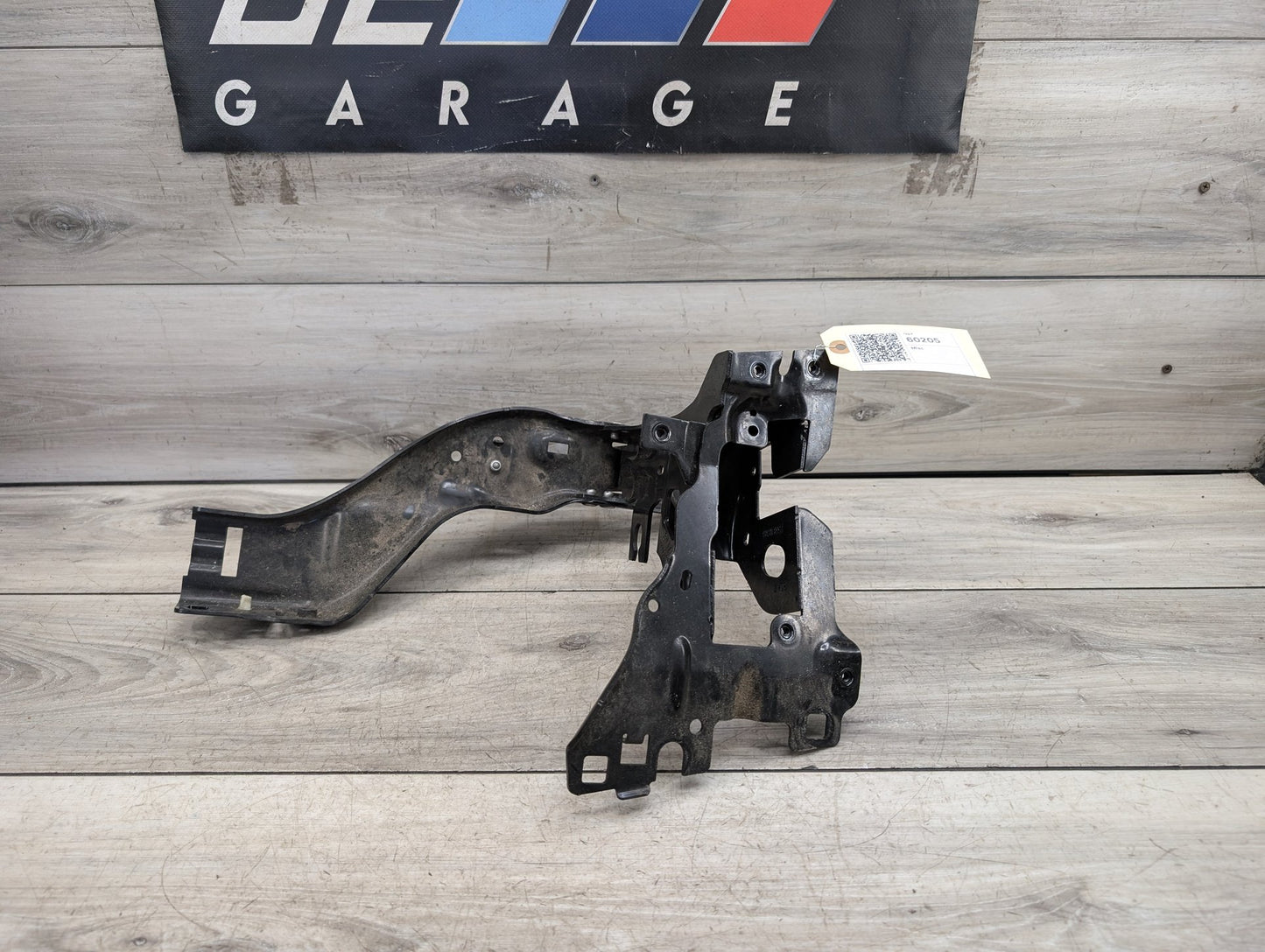 2017-2023 BMW 530i G30 Left Driver Headlight Bracket 7383857