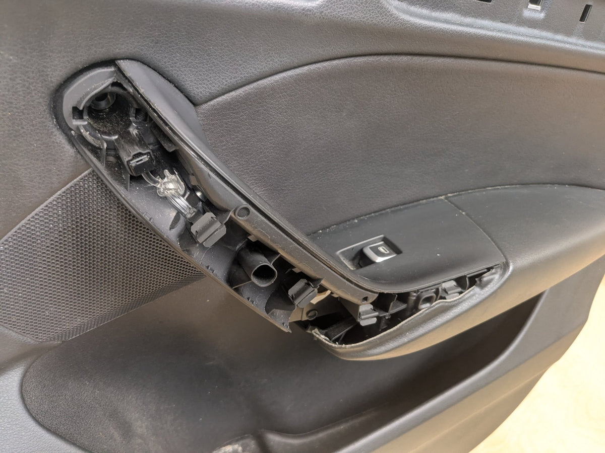 15-18 Audi Q3 8U Front Right Passenger Interior Door Panel Trim 8U0867104B OEM