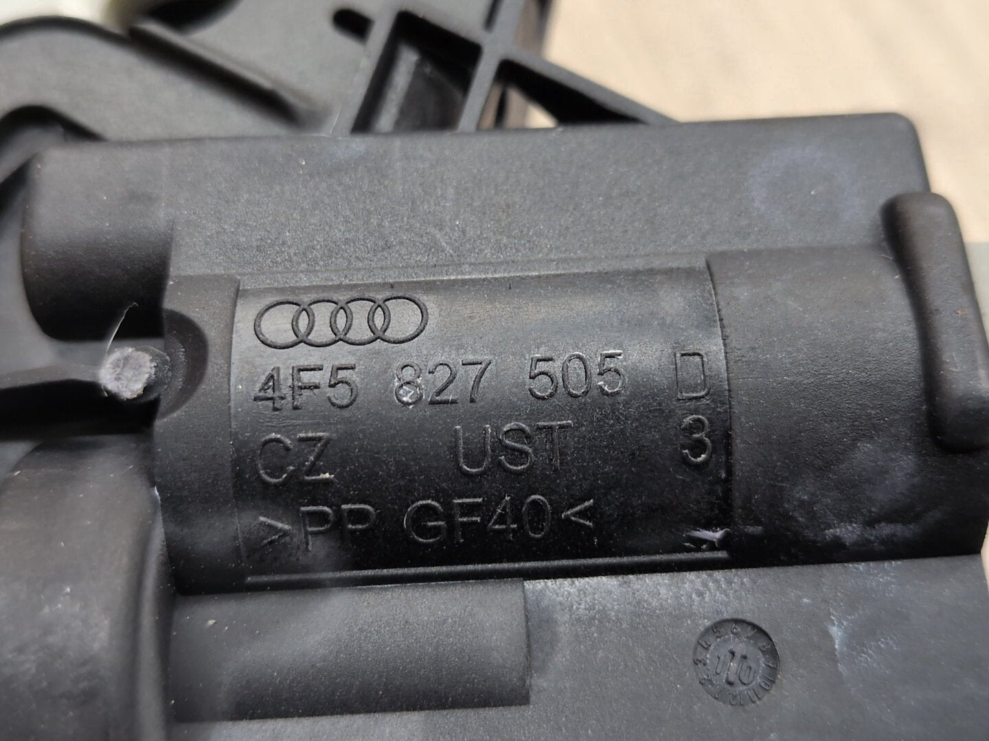 2010-2016 Audi S4 B8 Liftgate Trunk Lid Liftgate Lock Latch Actuator 4F5827505 OEM