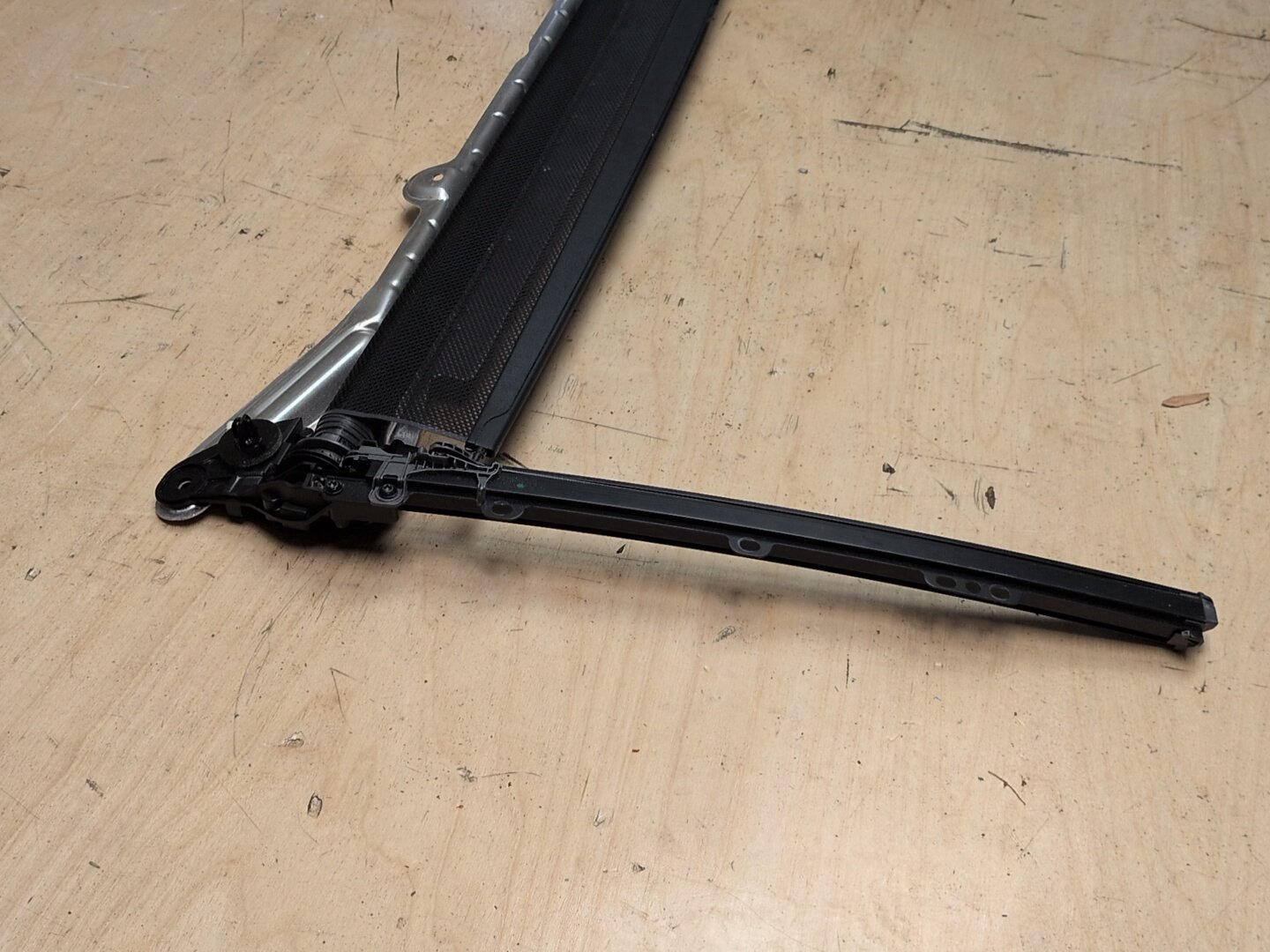 OEM BMW G12 740 750 M760 Rear Right Passenger Door Sun Blind Shade Roller Light