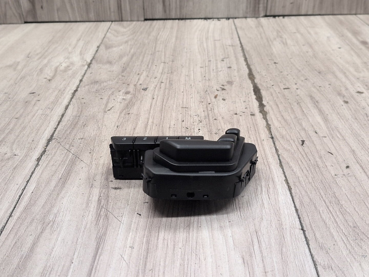 2009-2012 Mercedes-Benz E550 W212 Front Right Passenger Seat Memory Switch A2128700558 OEM