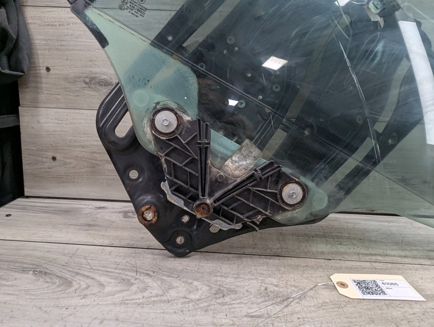2007-2013 BMW 328i E93 Rear Left Driver Door Window Glass Regulator w/ Motor 7128385