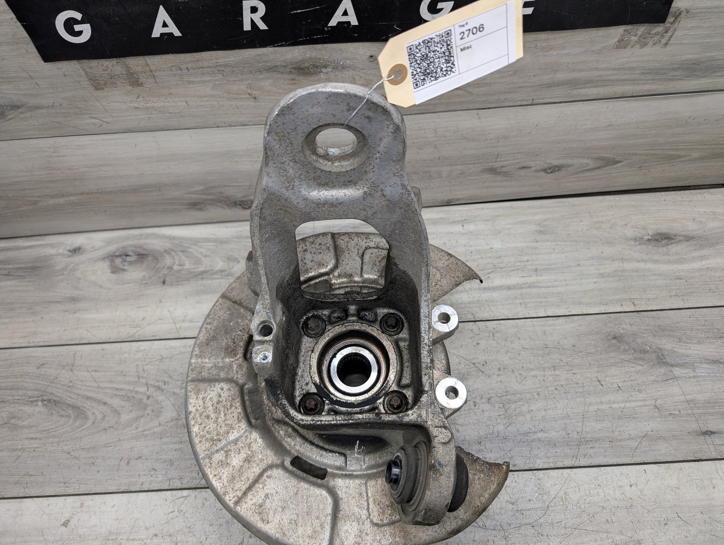 2014 - 2018 BMW X5 F15 Rear Right Passenger Spindle Knuckle w/ Bearing 6770984 N63B44O1