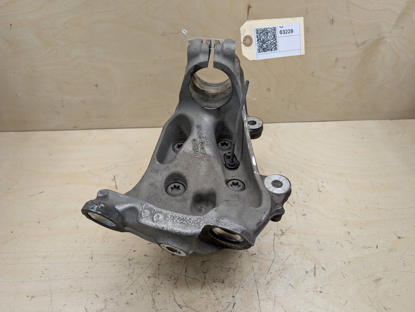 12-18 OEM BMW F30 F31 Sedan RWD Front Right Hub Knuckle Wheel Bearing Carrier