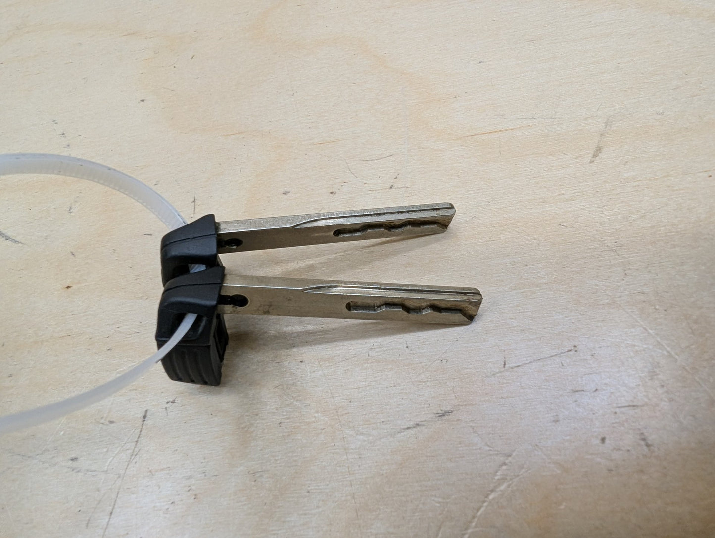 2007-2013 BMW 335i E93 Front Left Driver Key Lock Mechanism w/ Key 7187853