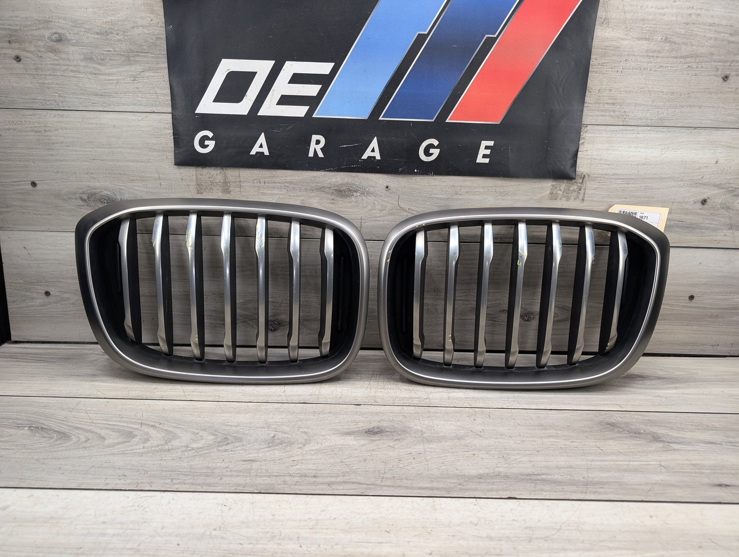 OEM BMW G01 G02 X3 X4 M40 Front Left Driver Upper Bumper Kidney Grill Chrome