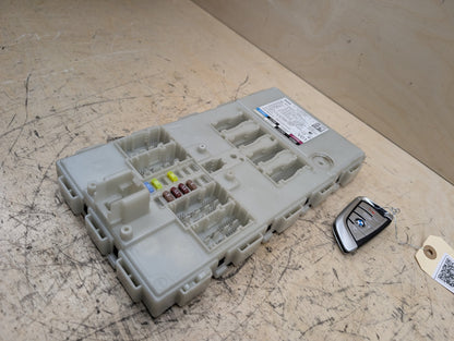 2016-2019 BMW 740i G12 Bdc Body Domain Fem Control Module w/ Key 6830820 OEM