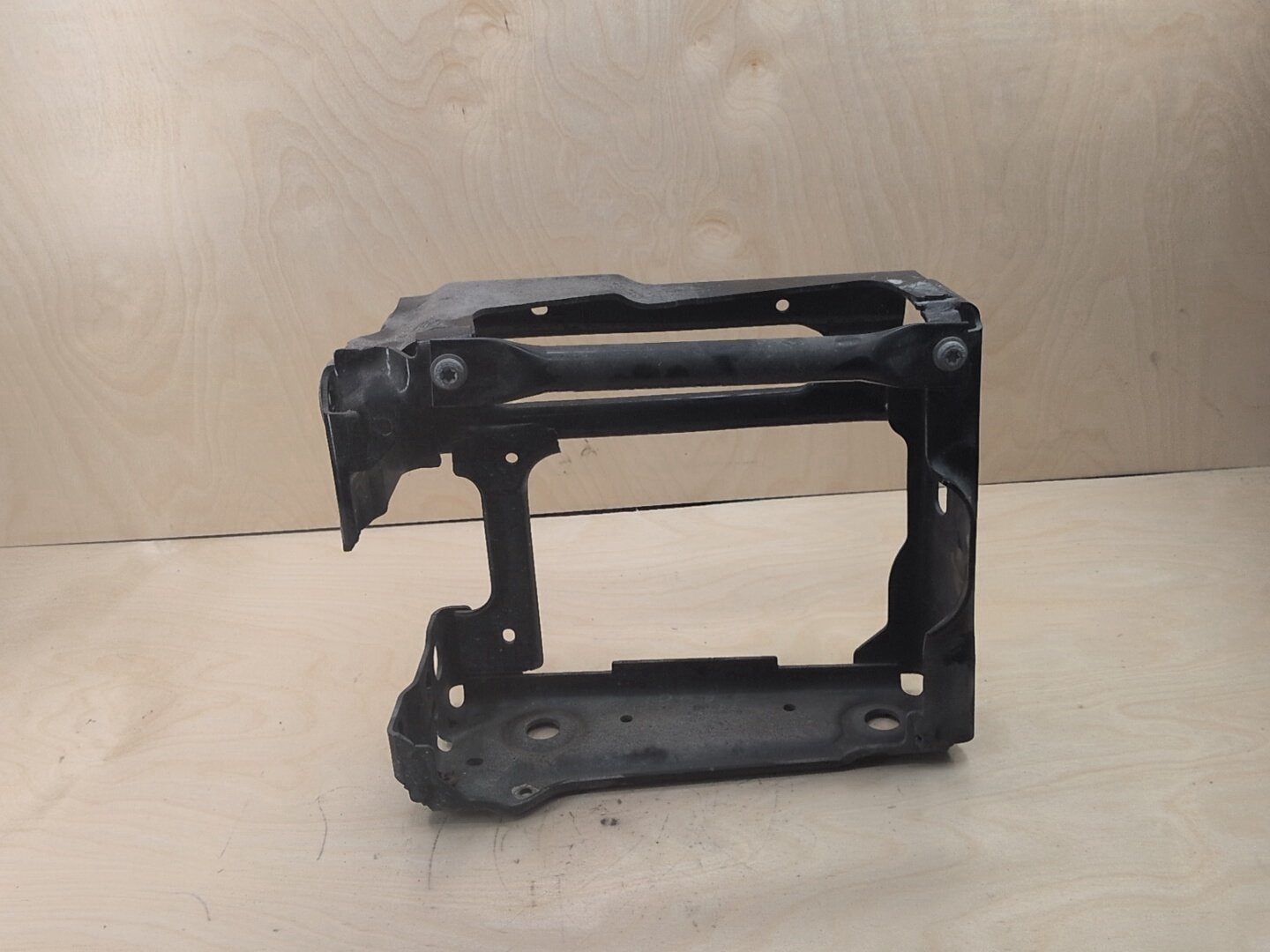 OEM BMW G01 G02 F97 X3 X4 Front Right Passenger Radiator Reinforcement Bracket