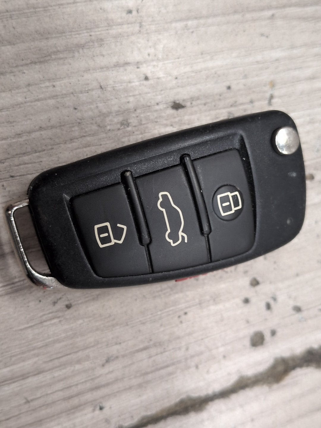 2016 Audi Q3 8U - DME Computer module w/ Key Fob And Mechanism PN: 8U0907115L
