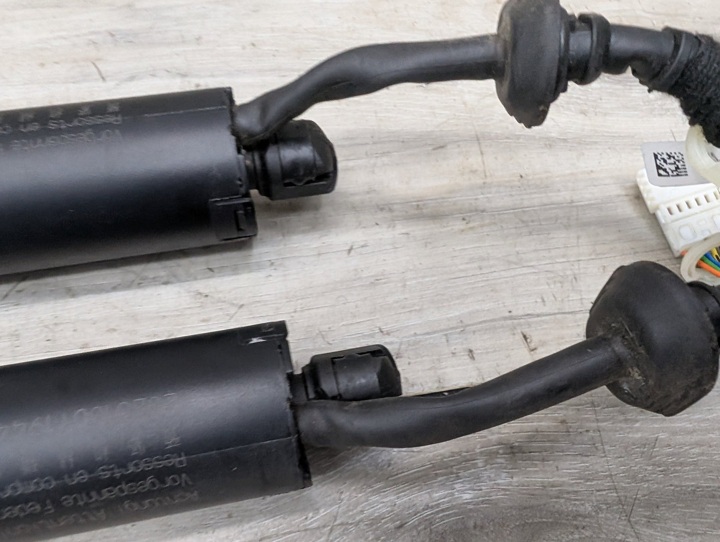 2019-2026 BMW X5 G05 Rear Right Passenger Liftgate Trunk Lid Strut Shock Support 9482800