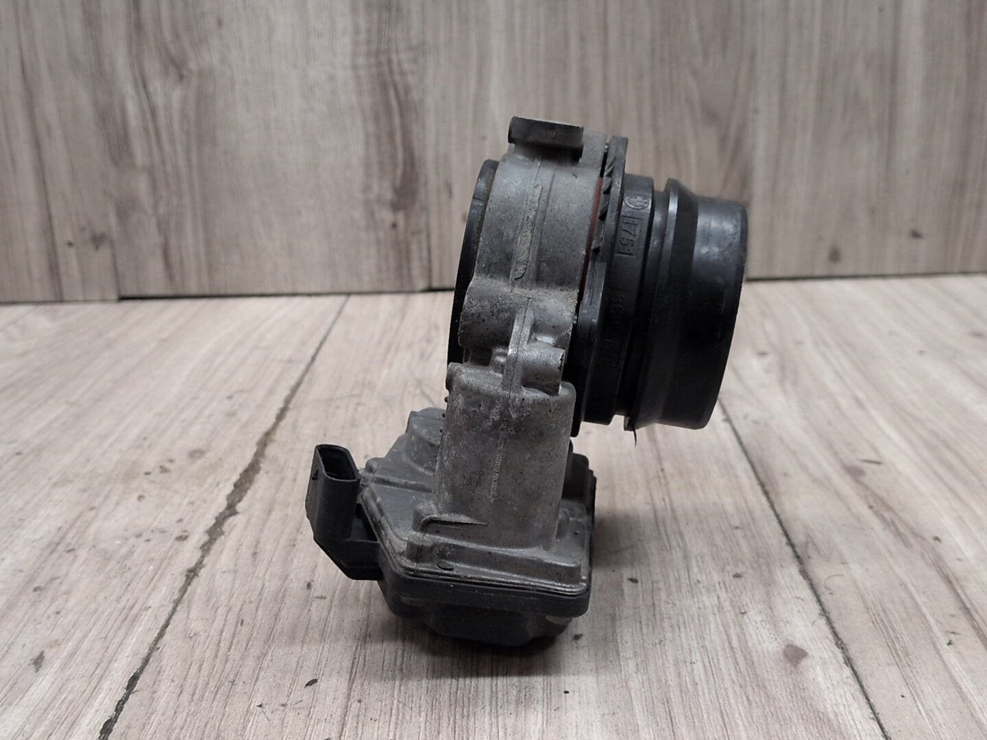 OEM BMW F39 F44 F48 F90 G05 G12 750 G30 M550 M8 Engine B46 N63 S63 Throttle Body