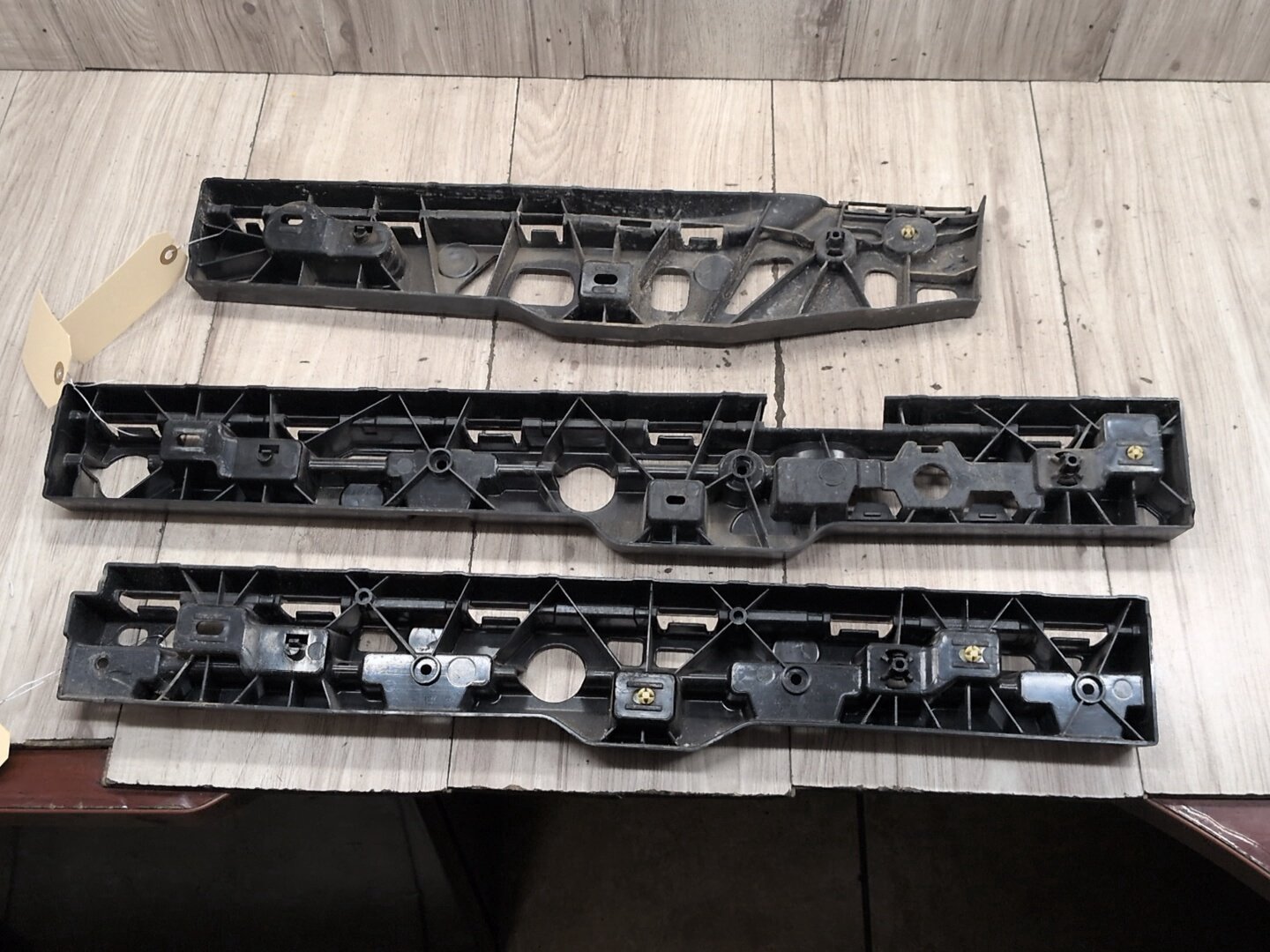 2017-2023 BMW M550i xDrive G30 Right Passenger Side Skirt Rocker Panel Brackets SET 7387346