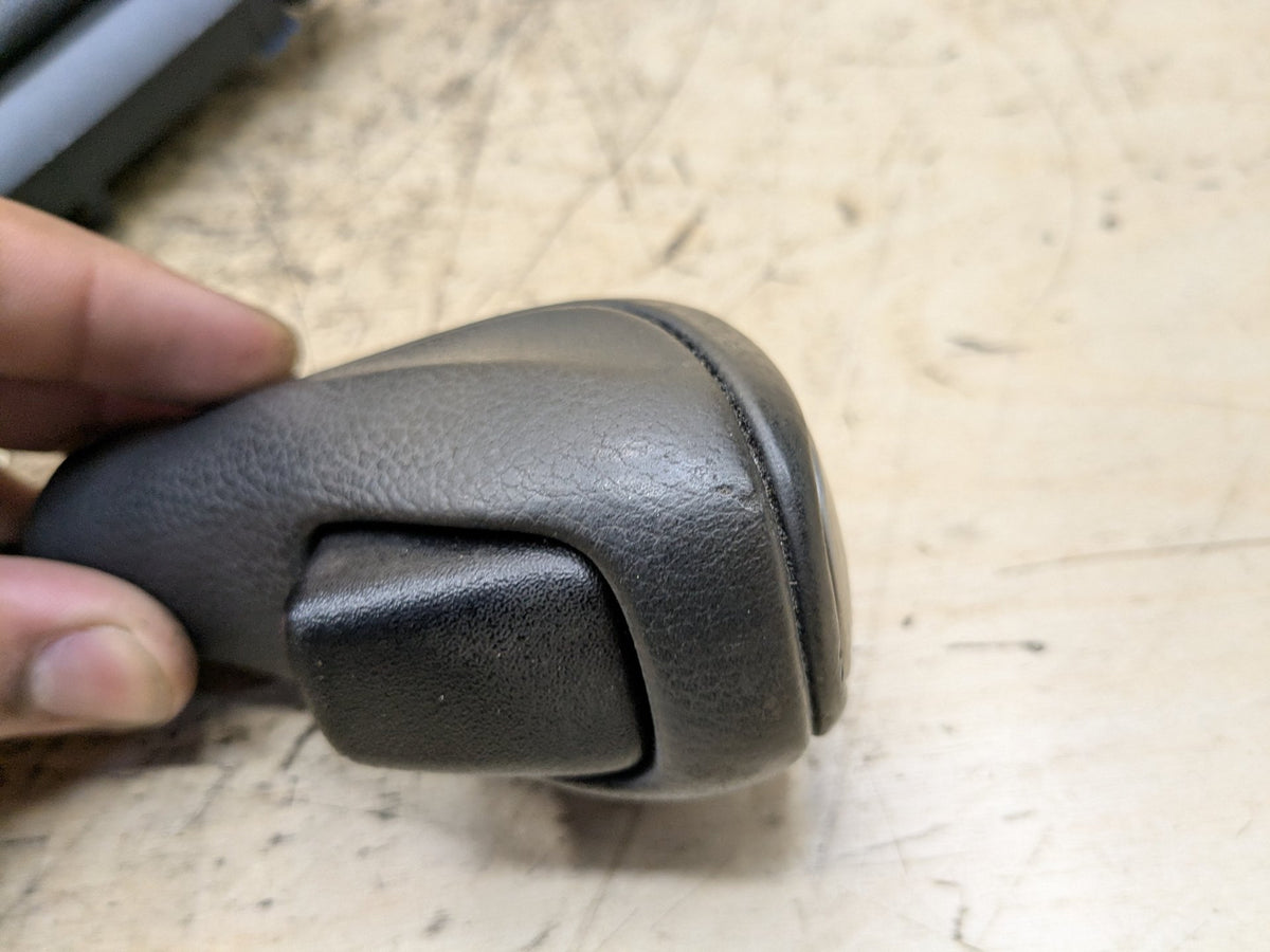 2008-2013 BMW 135i E88 Gear Selector Shifter Knob Panel Assembly 7078567