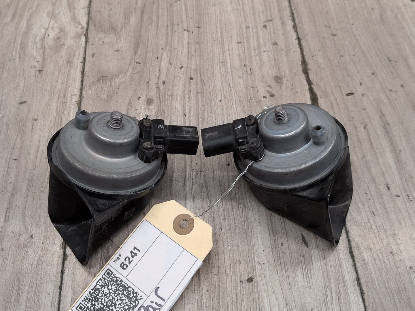 2018-2024 BMW X3 G01 Alarm Horns SET 7404429